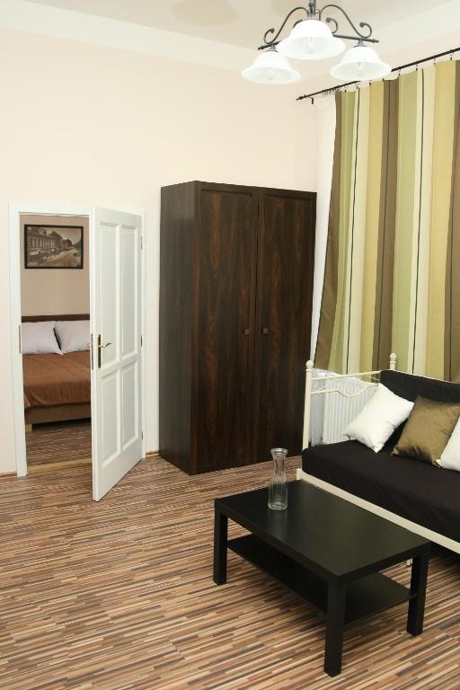 Promenade Panzio Bed and Breakfast Μίσκολτς Δωμάτιο φωτογραφία