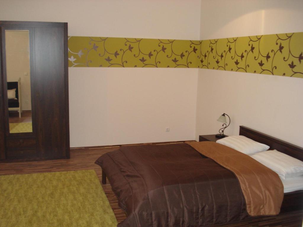 Promenade Panzio Bed and Breakfast Μίσκολτς Δωμάτιο φωτογραφία