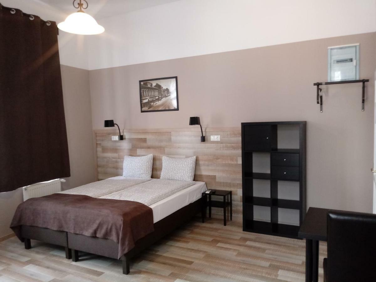 Promenade Panzio Bed and Breakfast Μίσκολτς Εξωτερικό φωτογραφία