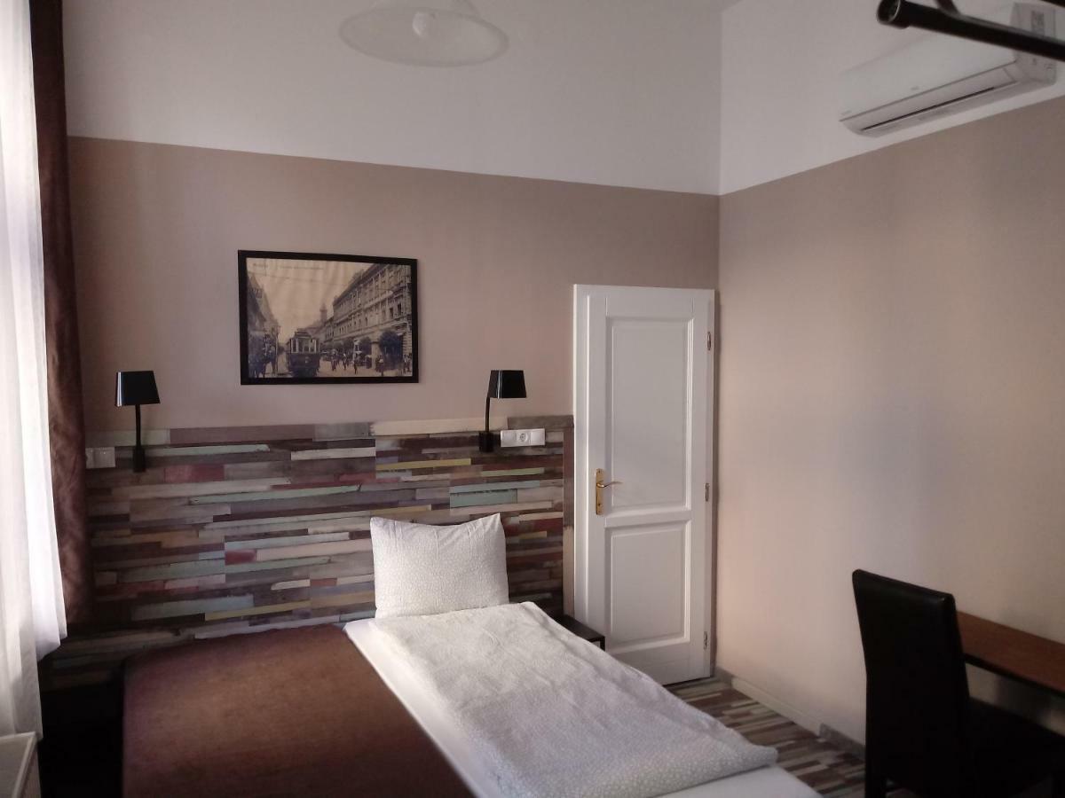 Promenade Panzio Bed and Breakfast Μίσκολτς Εξωτερικό φωτογραφία