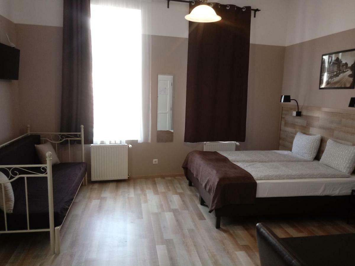 Promenade Panzio Bed and Breakfast Μίσκολτς Εξωτερικό φωτογραφία